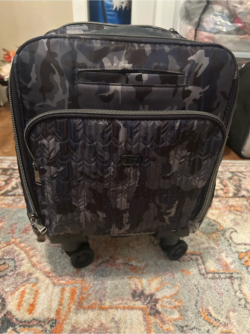 Lug Ranger Wheelie 7 -Piece Navy Camo Travel Set - Picture 7 of 9